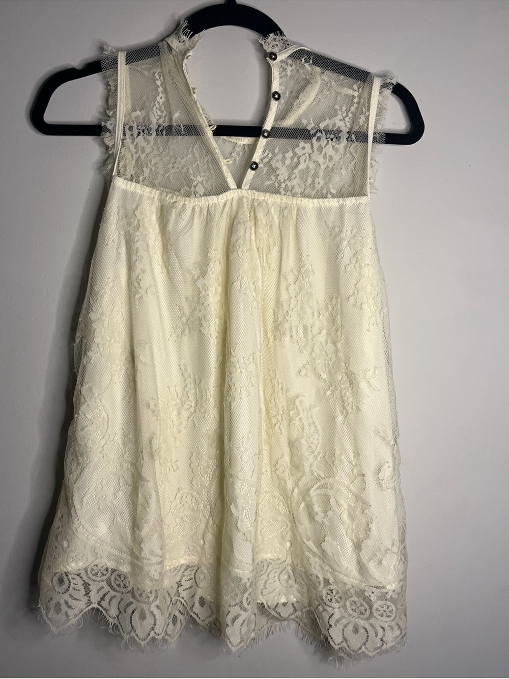 Xhilaration large Ivory Lace Sleeveless Tank Top